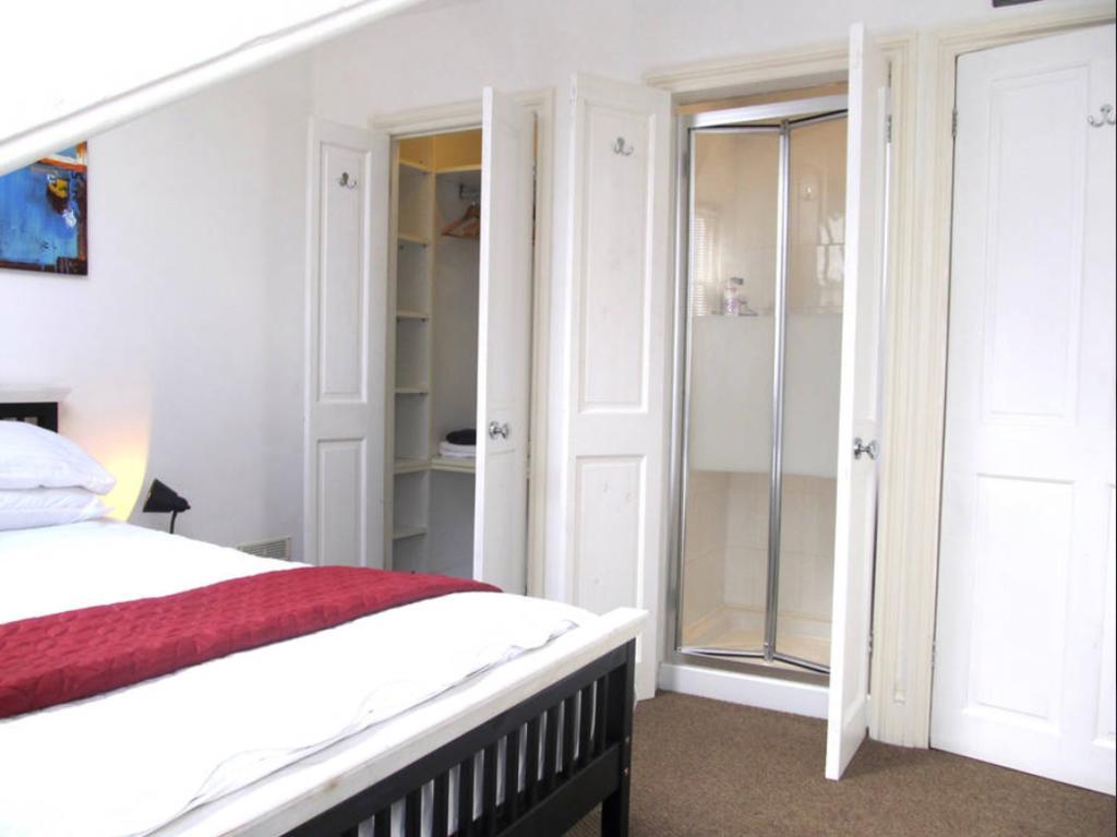 The Hideaway, Victorian Townhouse Apartment With Parking พลีมัธ ภายนอก รูปภาพ